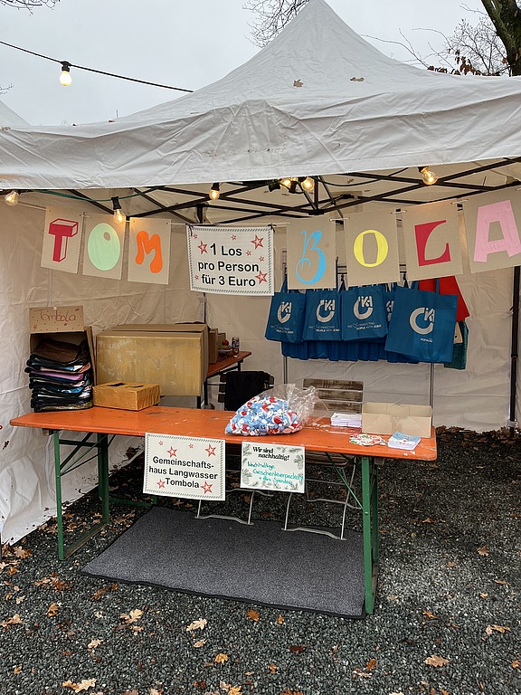 Losbude am Weihnachtsmarkt Langwasser, unterstützt von Hofmann Personal.